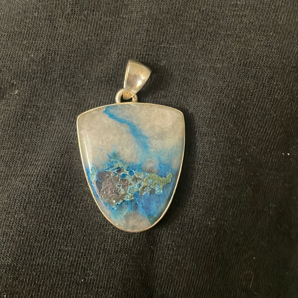 Quantum Quattro Pendant